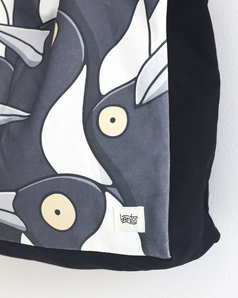 Magpies XL Tote Bag